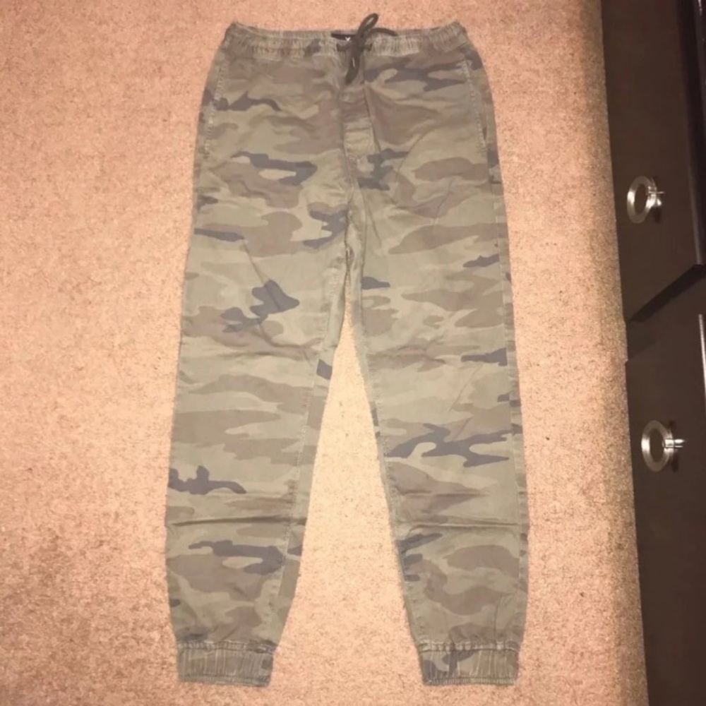 American Eagle Camo Joggers S